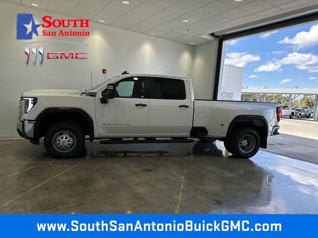 2025 GMC Sierra 3500HD Pro