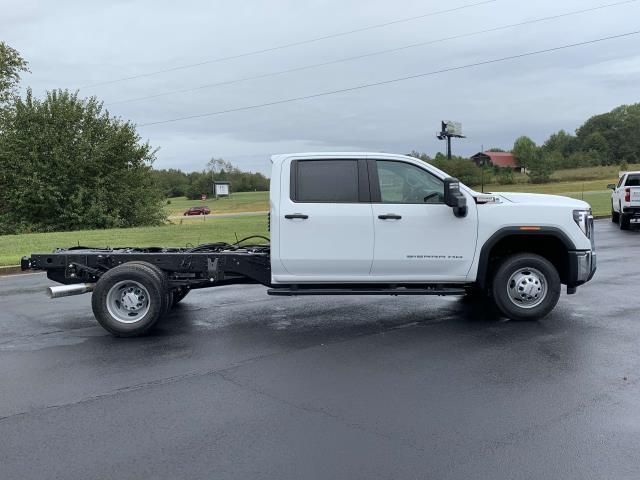 2025 GMC Sierra 3500HD Pro