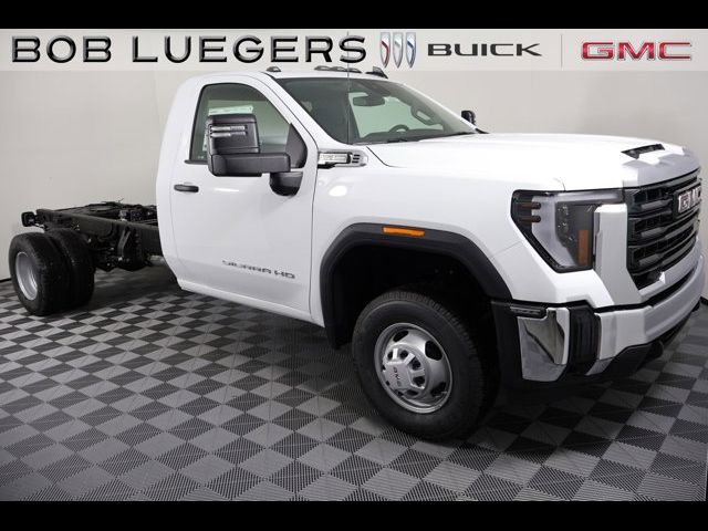 2025 GMC Sierra 3500HD Pro