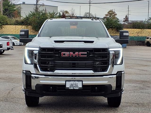 2025 GMC Sierra 3500HD Pro