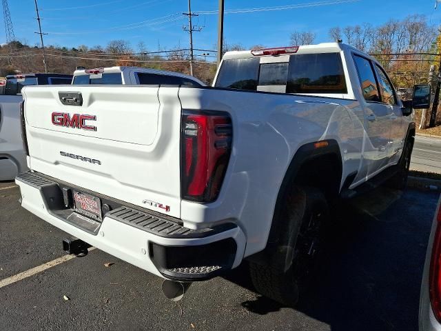 2025 GMC Sierra 3500HD AT4