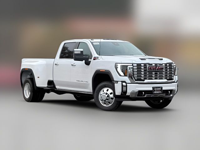 2025 GMC Sierra 3500HD Denali