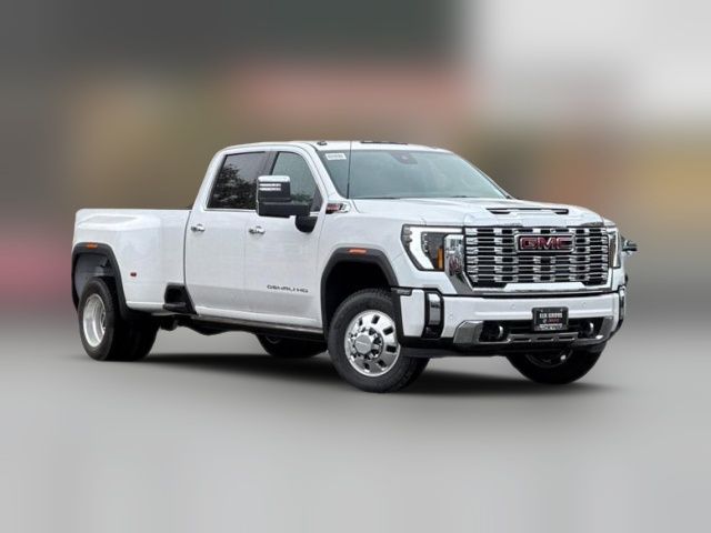 2025 GMC Sierra 3500HD Denali