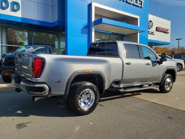 2025 GMC Sierra 3500HD Denali