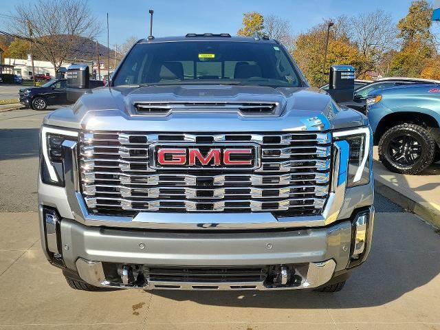 2025 GMC Sierra 3500HD Denali