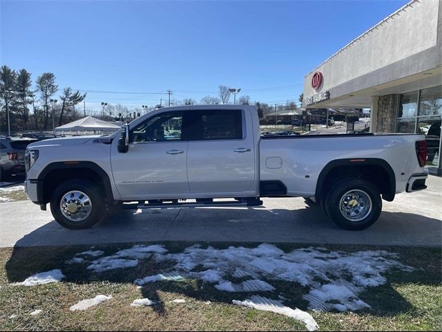 2025 GMC Sierra 3500HD Denali