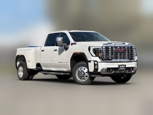 2025 GMC Sierra 3500HD Denali