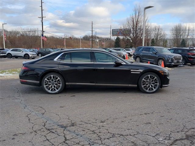 2025 Genesis G90 e-SC