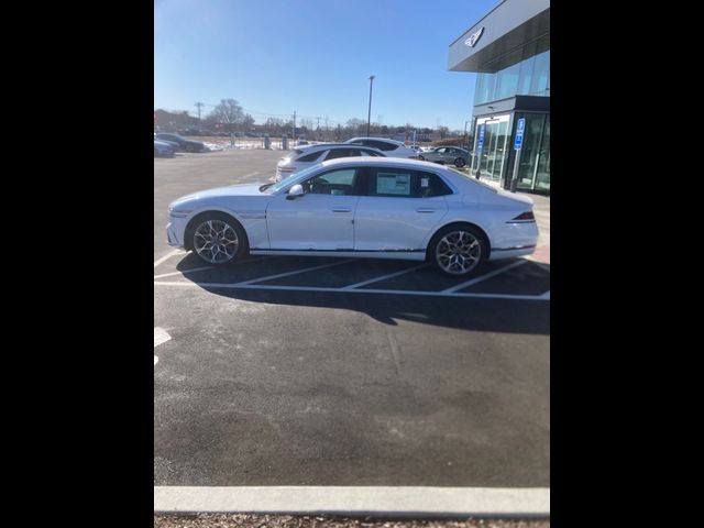 2025 Genesis G90 e-SC