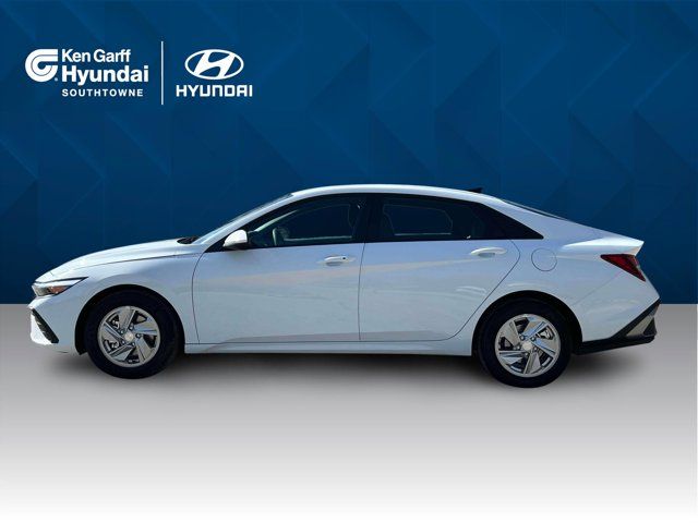 2025 Hyundai Elantra SE