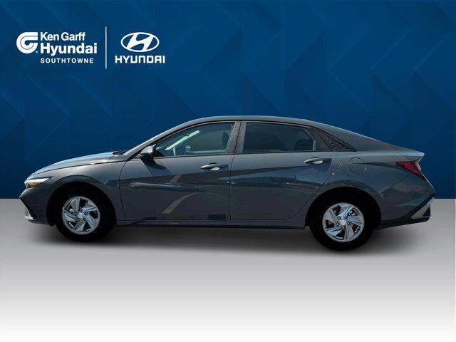 2025 Hyundai Elantra SE