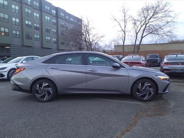 2025 Hyundai Elantra Hybrid Limited