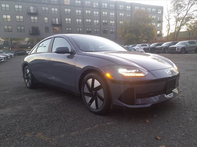 2025 Hyundai IONIQ 6 SE Standard Range