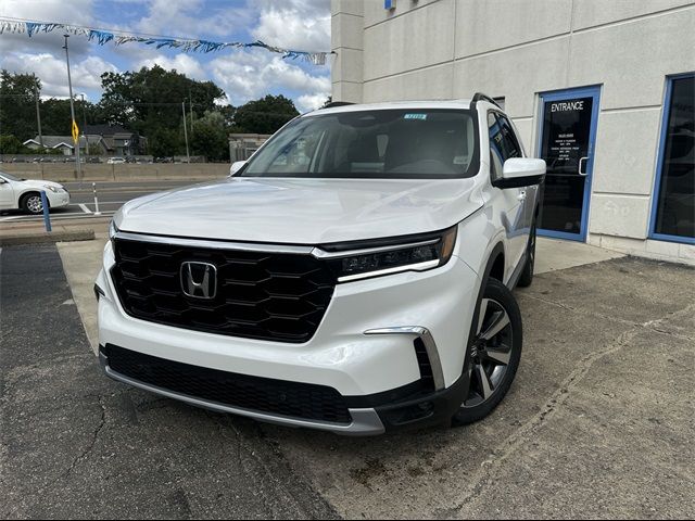 2025 Honda Pilot Touring