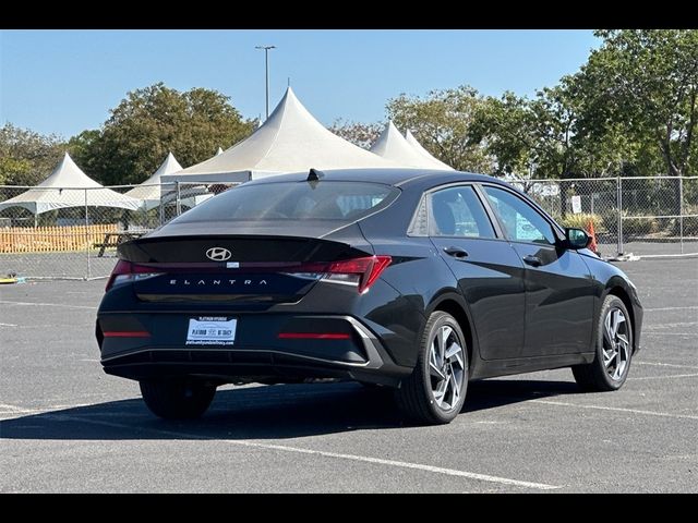 2025 Hyundai Elantra SEL Sport