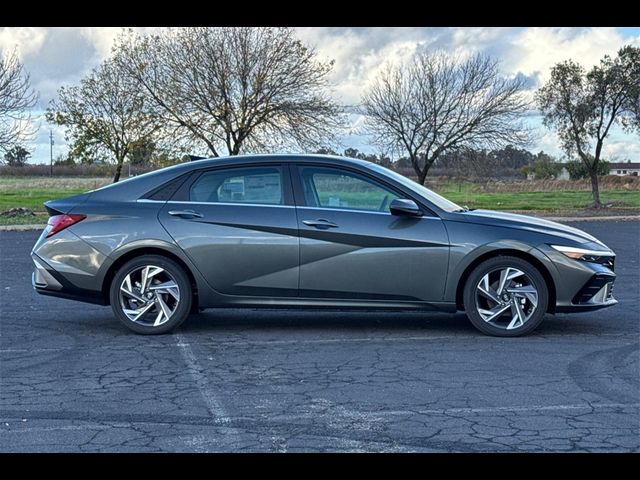 2025 Hyundai Elantra Hybrid Limited