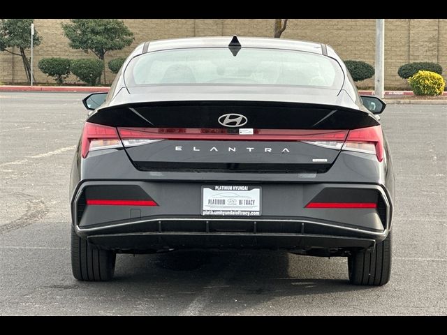 2025 Hyundai Elantra Hybrid SEL Sport