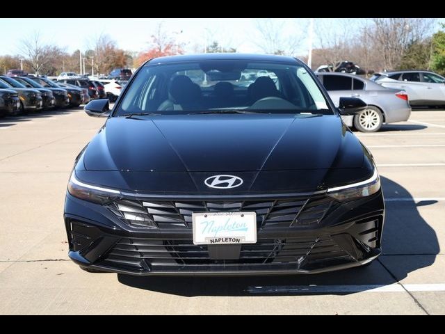 2025 Hyundai Elantra Hybrid Limited