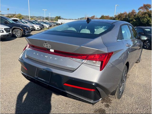 2025 Hyundai Elantra Limited