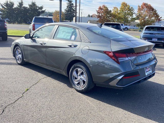 2025 Hyundai Elantra SE