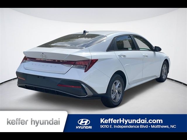 2025 Hyundai Elantra SE