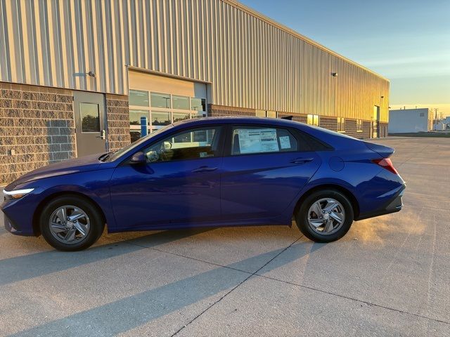 2025 Hyundai Elantra SE