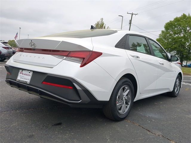 2025 Hyundai Elantra SE