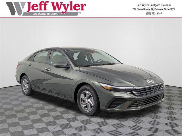 2025 Hyundai Elantra SE
