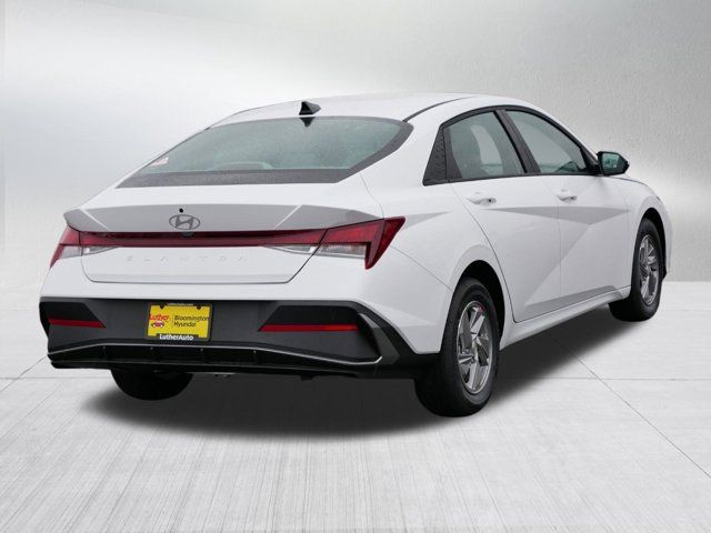 2025 Hyundai Elantra SE