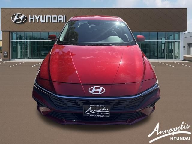 2025 Hyundai Elantra SE