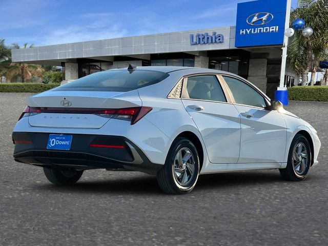 2025 Hyundai Elantra SE