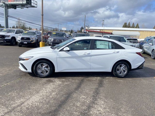 2025 Hyundai Elantra SE