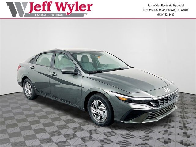 2025 Hyundai Elantra SE