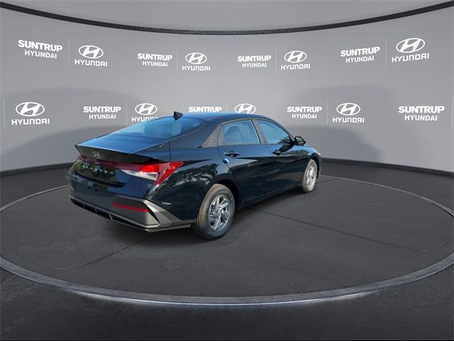 2025 Hyundai Elantra SE