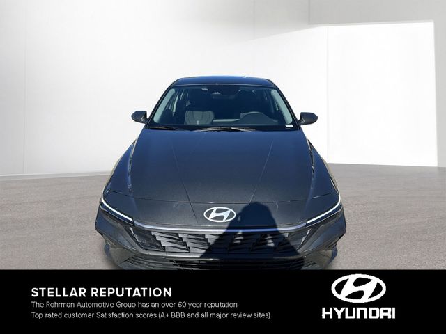 2025 Hyundai Elantra SE