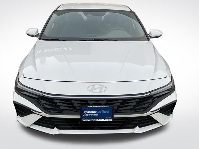 2025 Hyundai Elantra SE