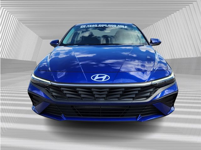 2025 Hyundai Elantra SE