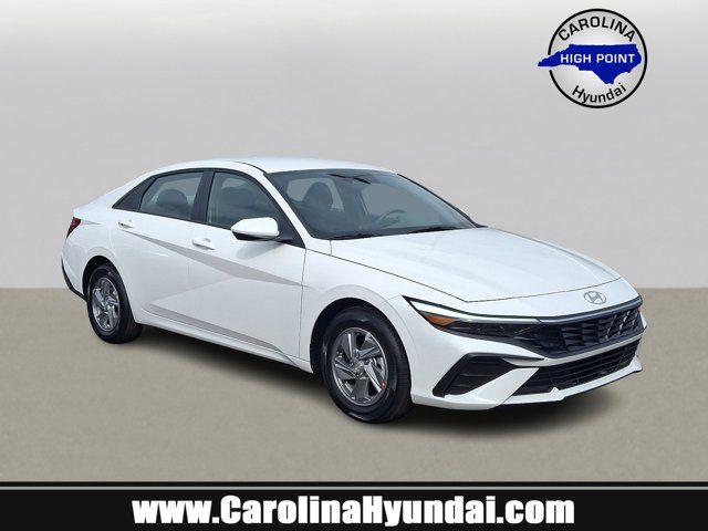 2025 Hyundai Elantra SE