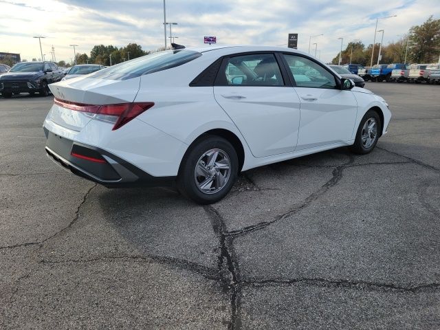 2025 Hyundai Elantra SE