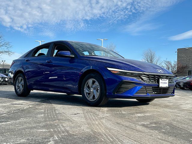 2025 Hyundai Elantra SE