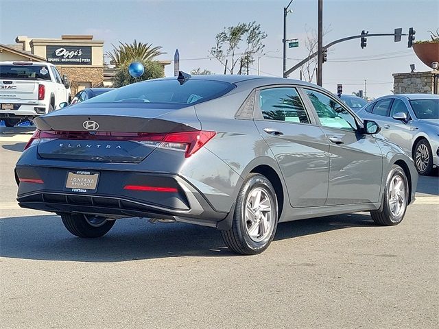 2025 Hyundai Elantra SE