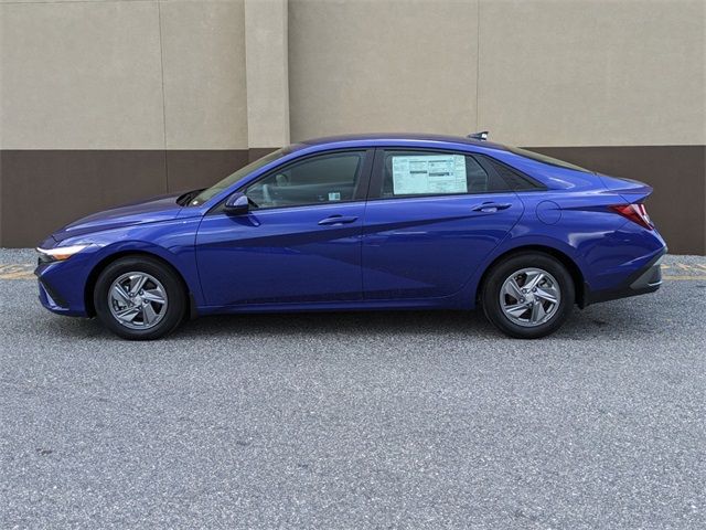 2025 Hyundai Elantra SE