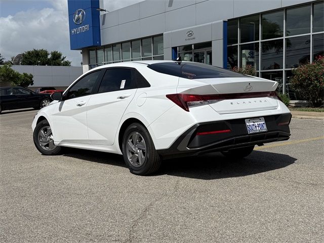 2025 Hyundai Elantra SE