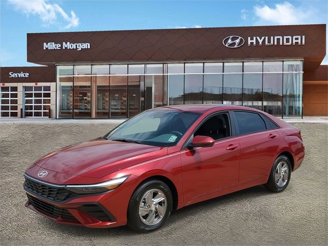 2025 Hyundai Elantra SE