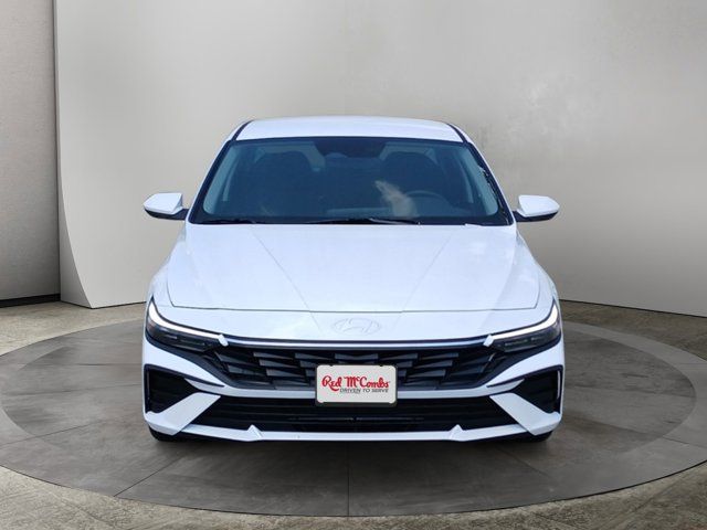 2025 Hyundai Elantra SE