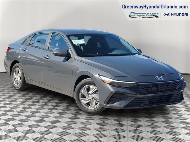 2025 Hyundai Elantra SE