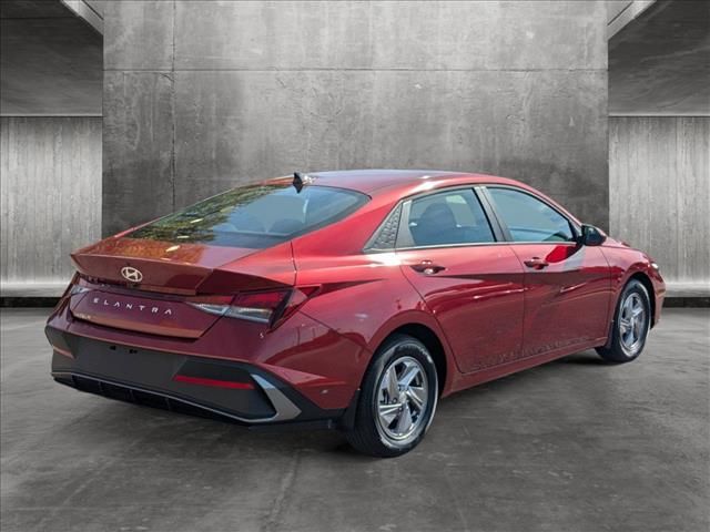 2025 Hyundai Elantra SE