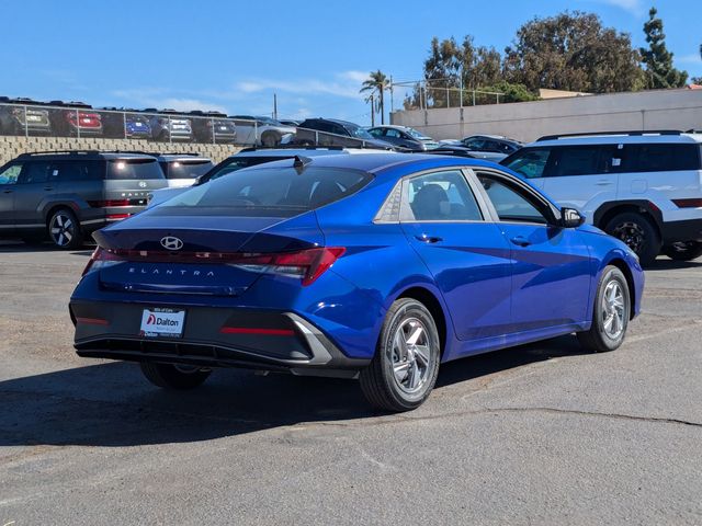 2025 Hyundai Elantra SE