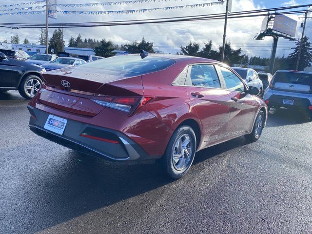 2025 Hyundai Elantra SE