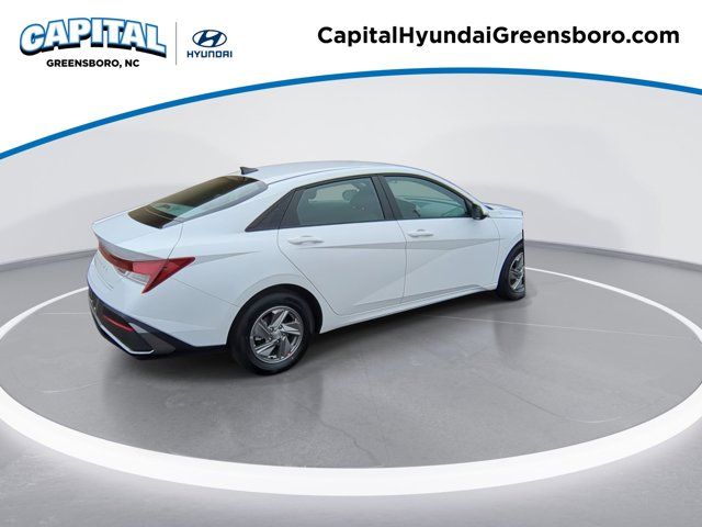 2025 Hyundai Elantra SE